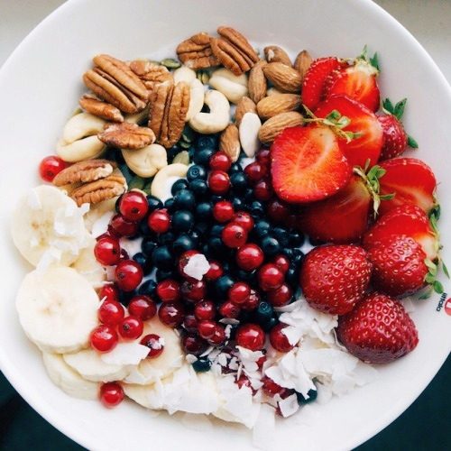 Los frutos secos no engordan. Están llenos de grasas saludables, proteínas, fibra, antioxidantes... Adelgazan y mejoran salud, pelo y piel.