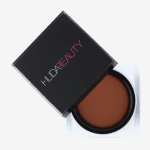 Tantour de Huda Beauty es un maquillaje de contorno en crema fabuloso. Sirve para broncear y para hacer un maquillaje con contour perfecto.