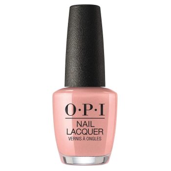 Manicura de uñas nude: elegante, versátil y práctica. Tono de esmalte de uñas color nude según color de piel: clara, media, oliva.