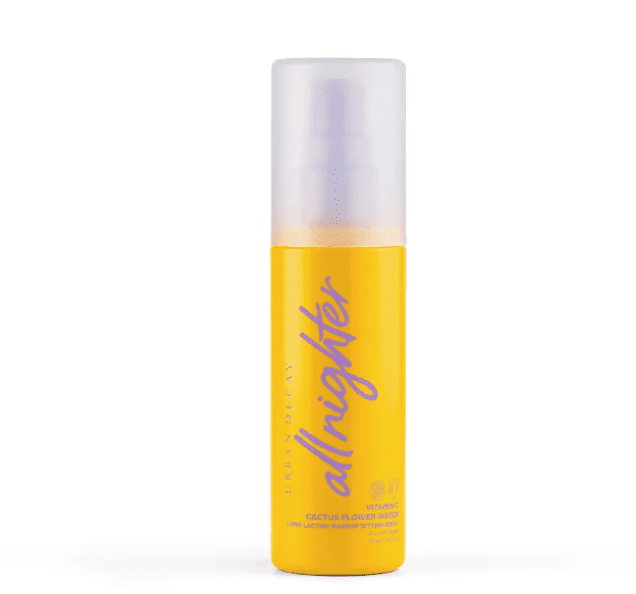 Urban Decay All Nighter Vitamina C. Nuevo setting spray que fija el maquillaje que aporta antioxidantes, resultado luminoso e hidratado.